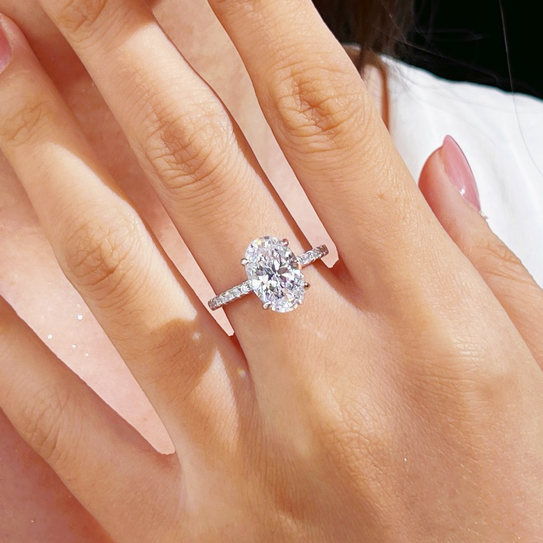 AMOR™ Lucent Ring