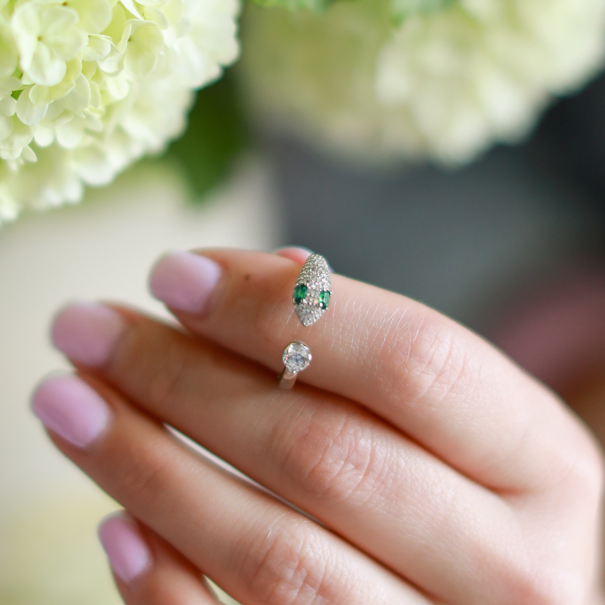 AMOR™ Serpentine Ring