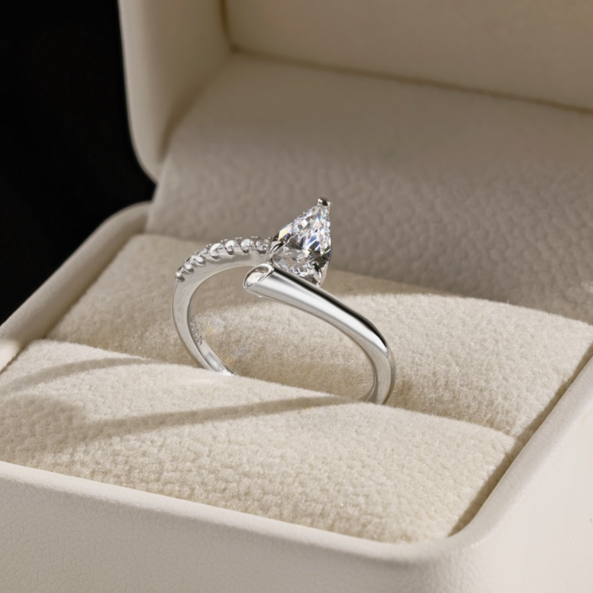 AMOR™ «Wrap» Pierścionek