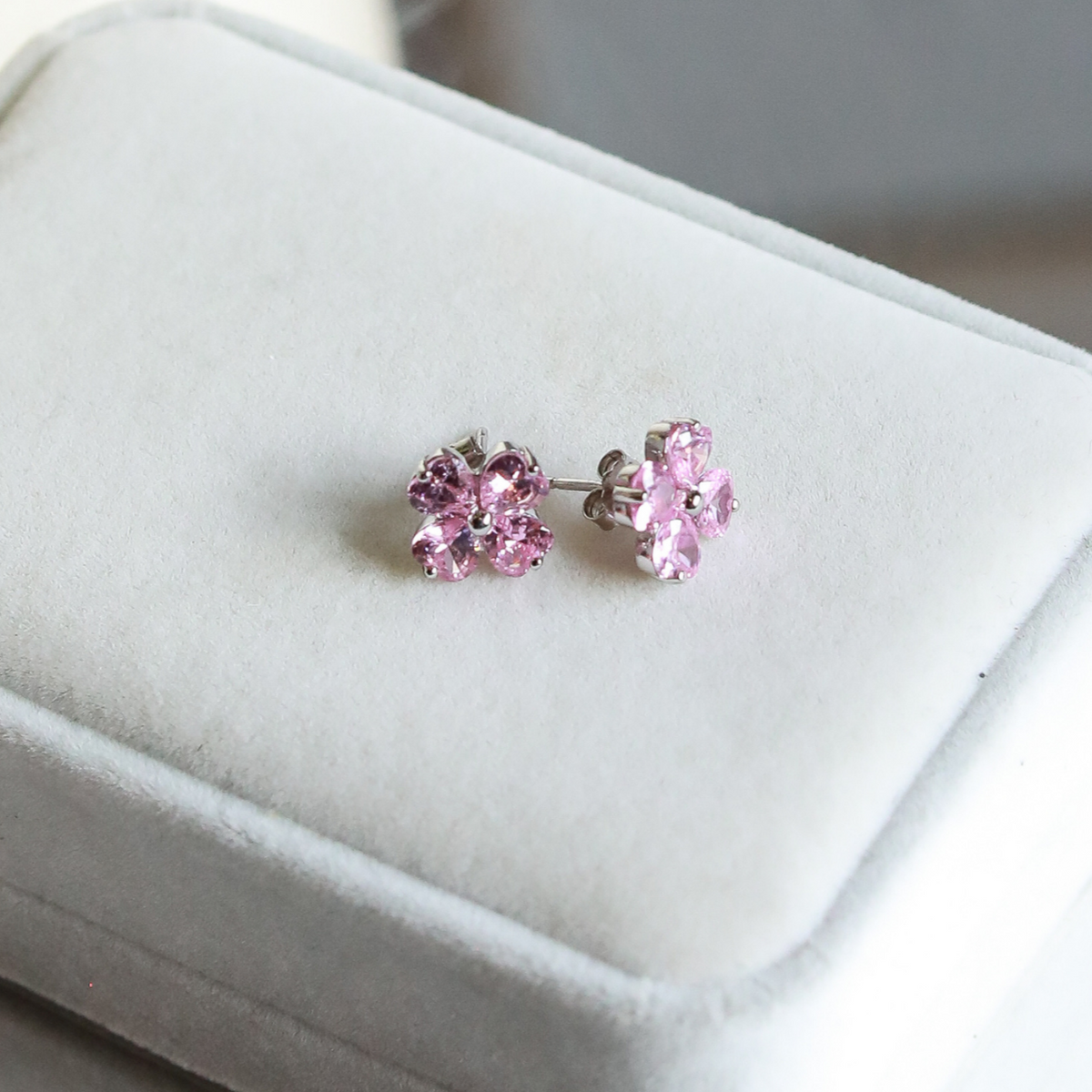 AMOR™ Quatrefoil Stud Earrings