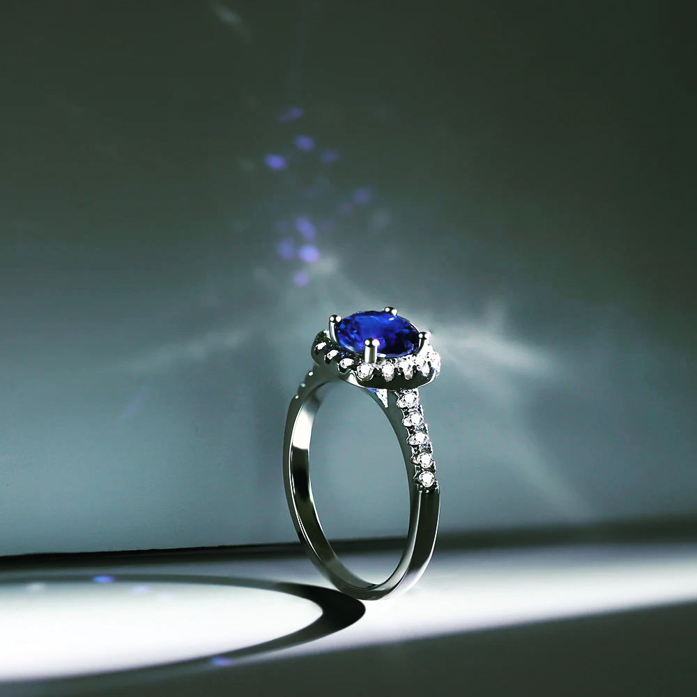 AMOR™ Regal Ring