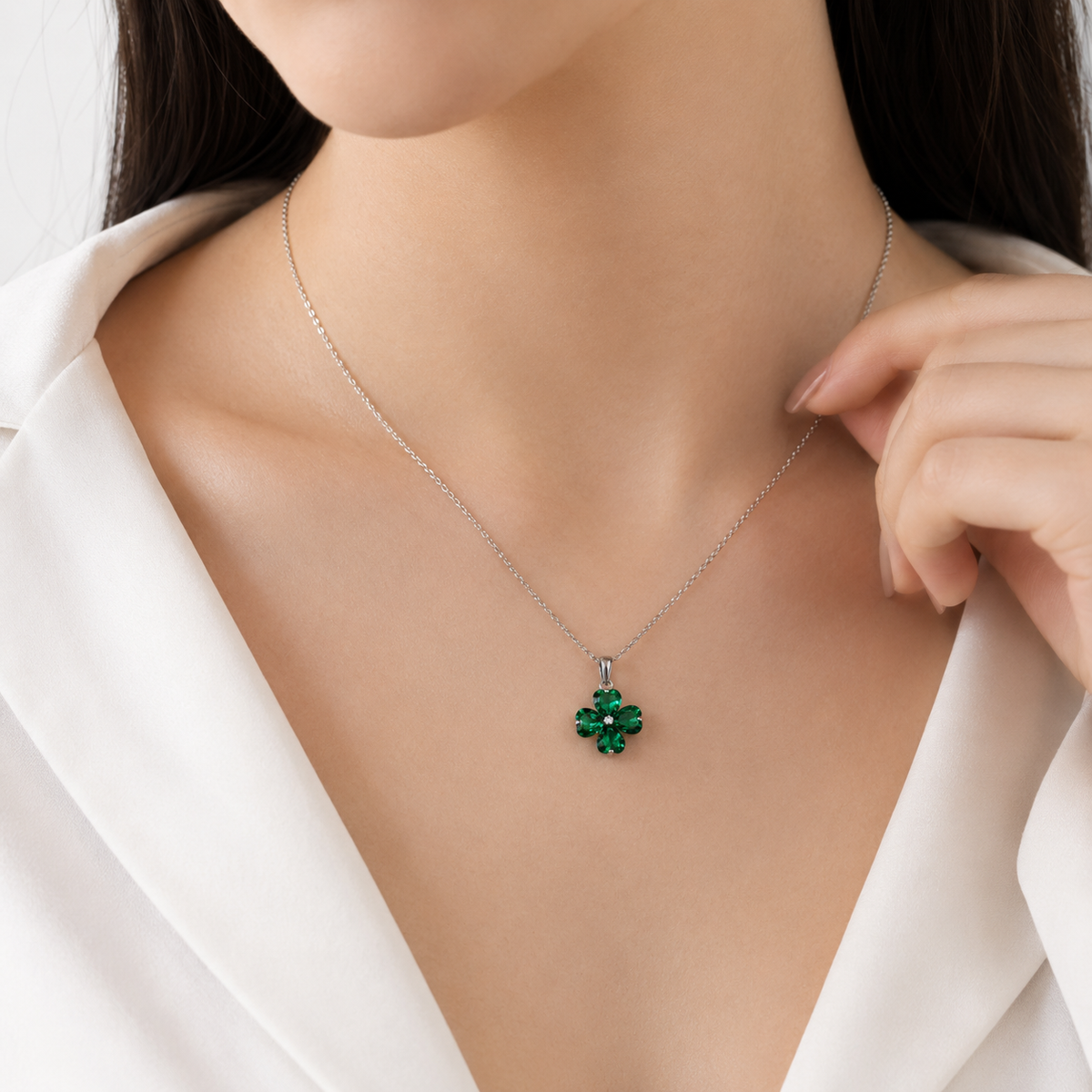 AMOR™ Quatrefoil Necklace