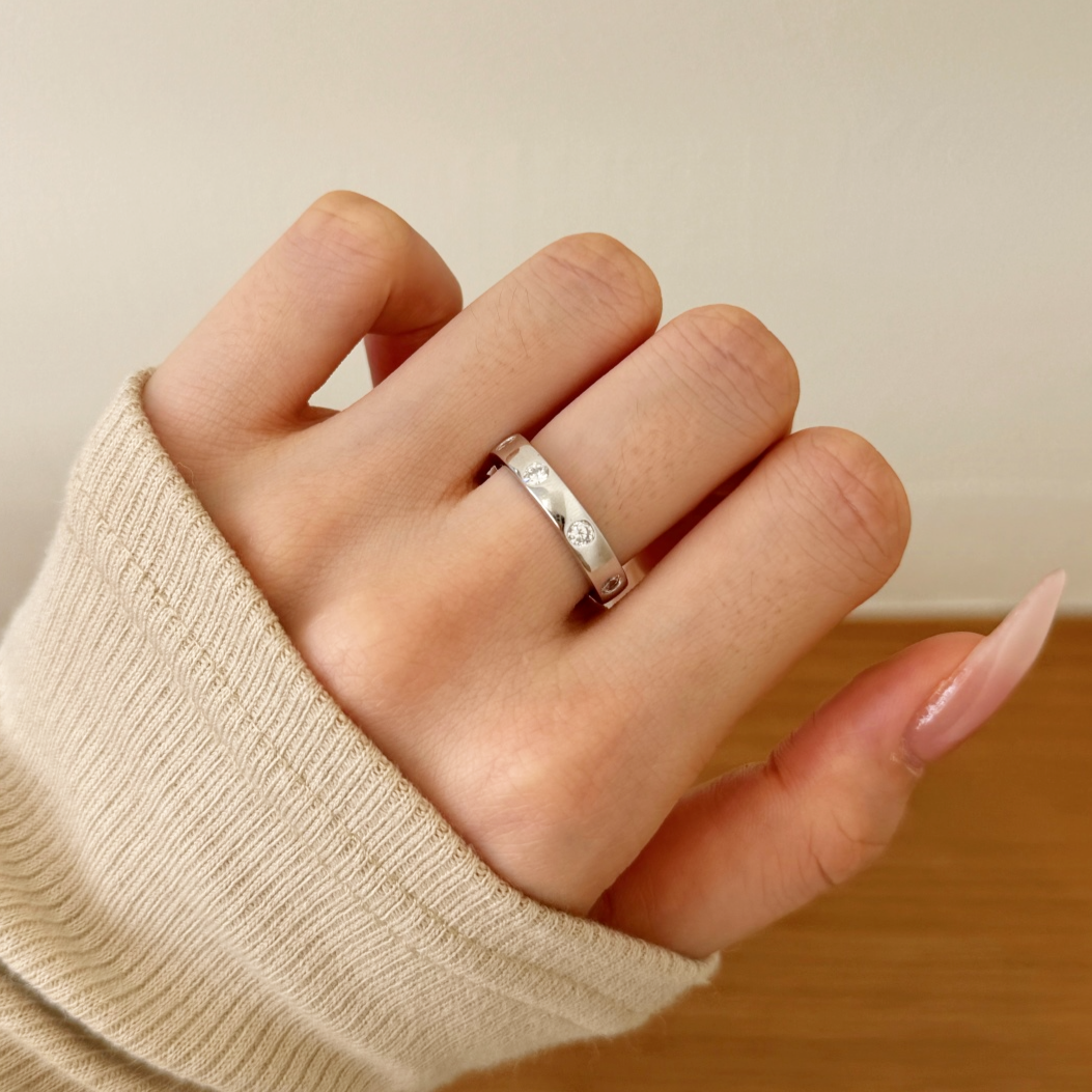AMOR™ Emira Ring
