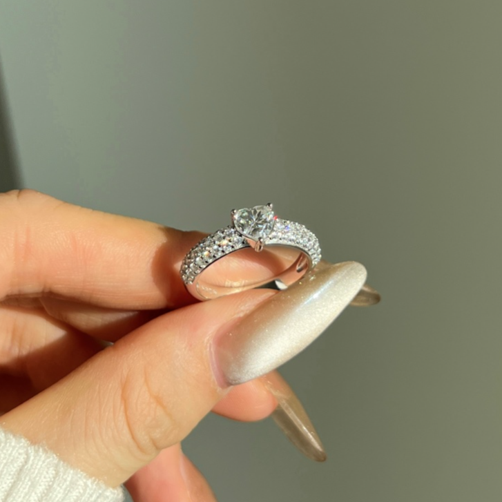AMOR™ Starry Heart Ring