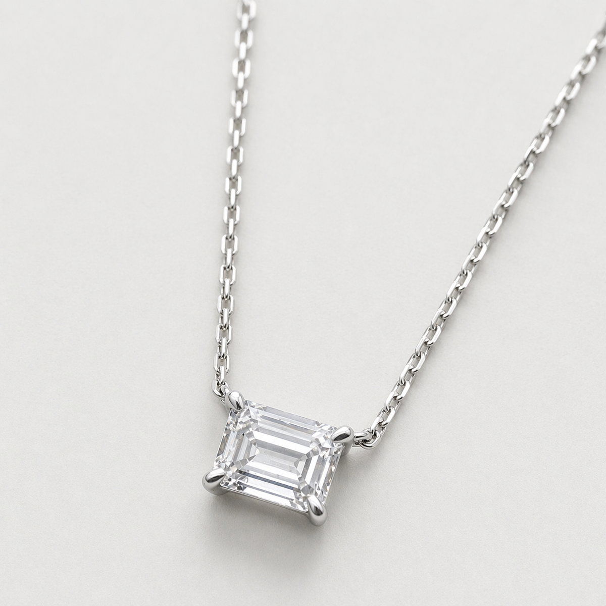 AMOR™ Emeralis Necklace