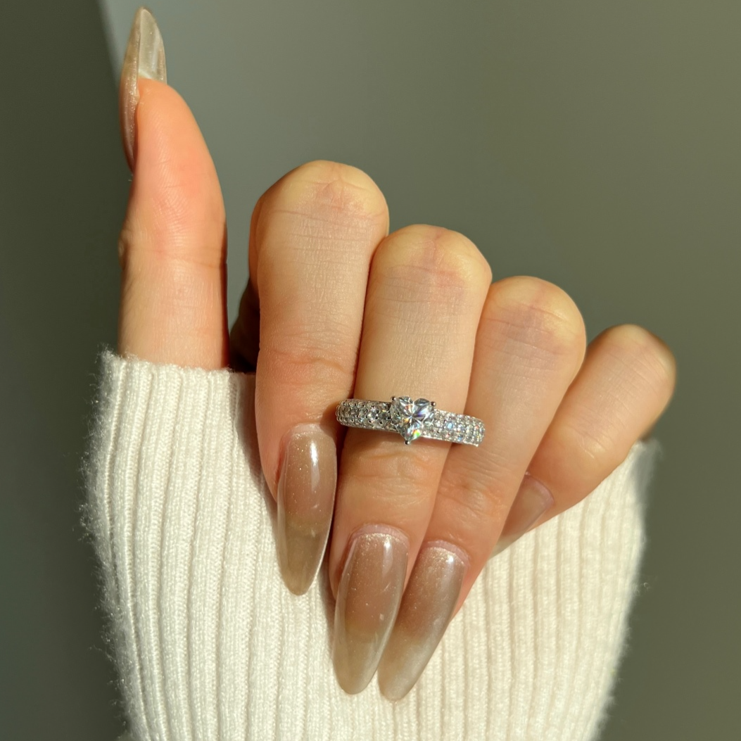 AMOR™ Starry Heart Ring