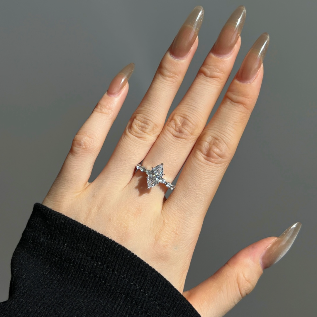 AMOR™ Crown Ring