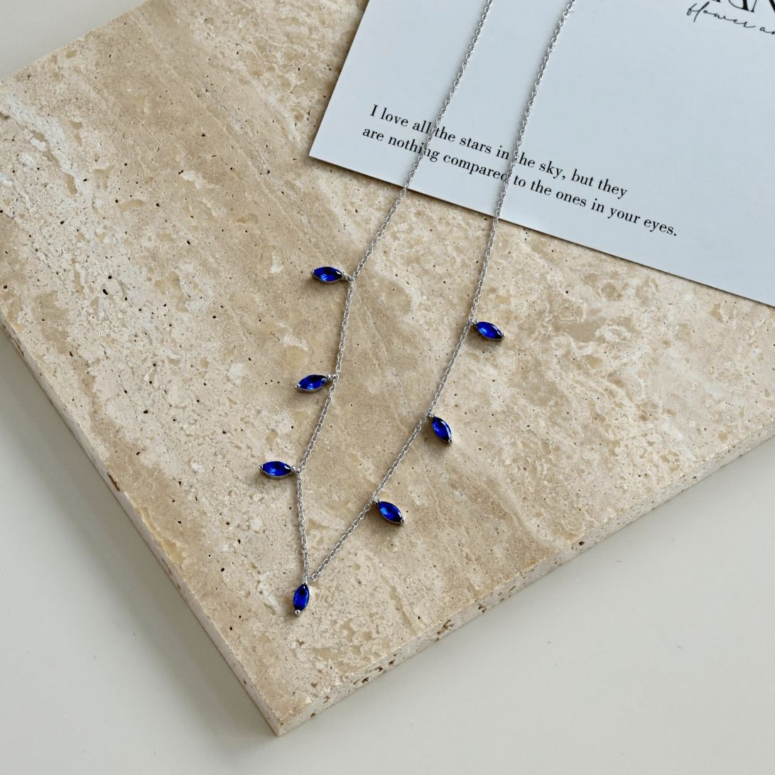 AMOR™ Vine Necklace