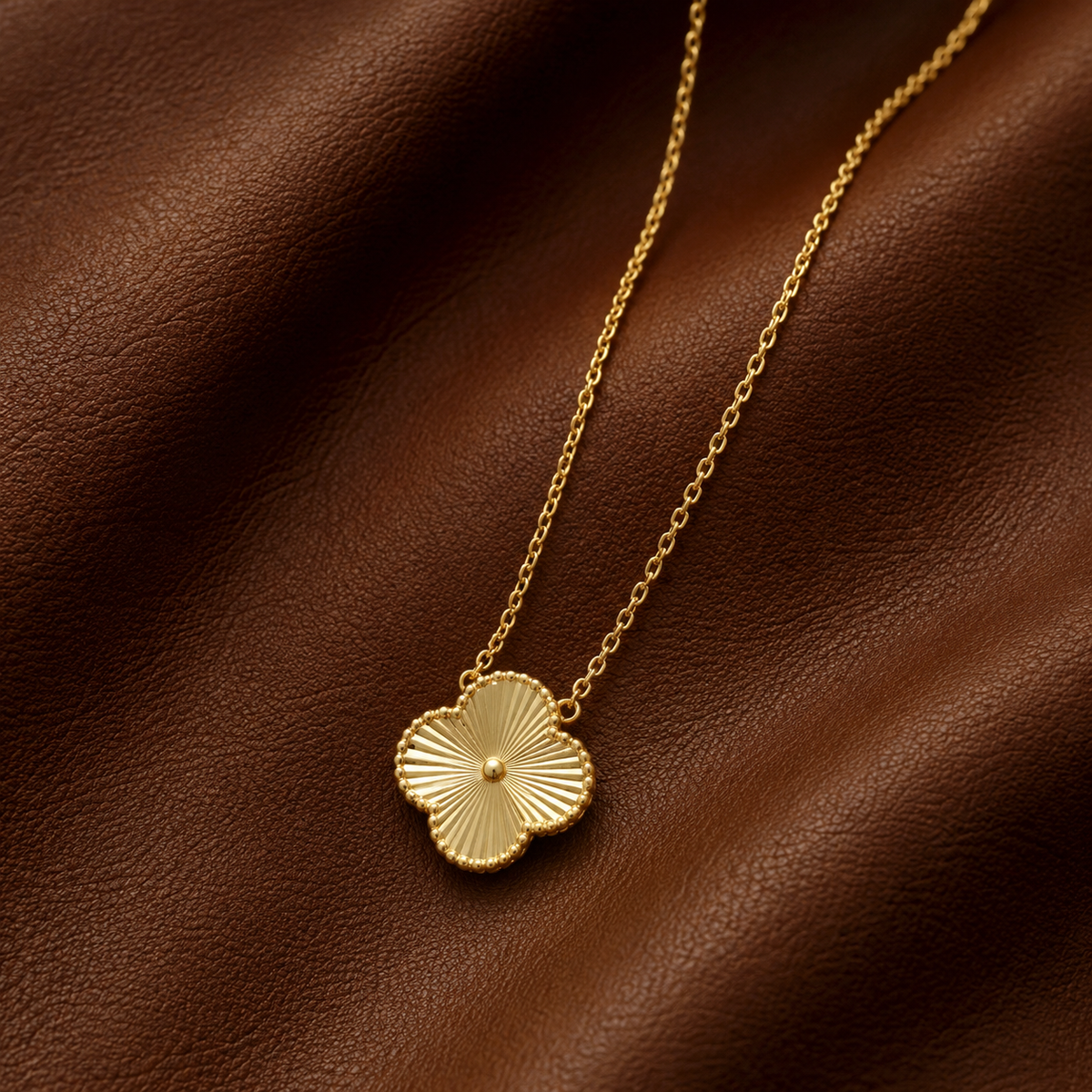 AMOR™ «Gold Clover» Necklace