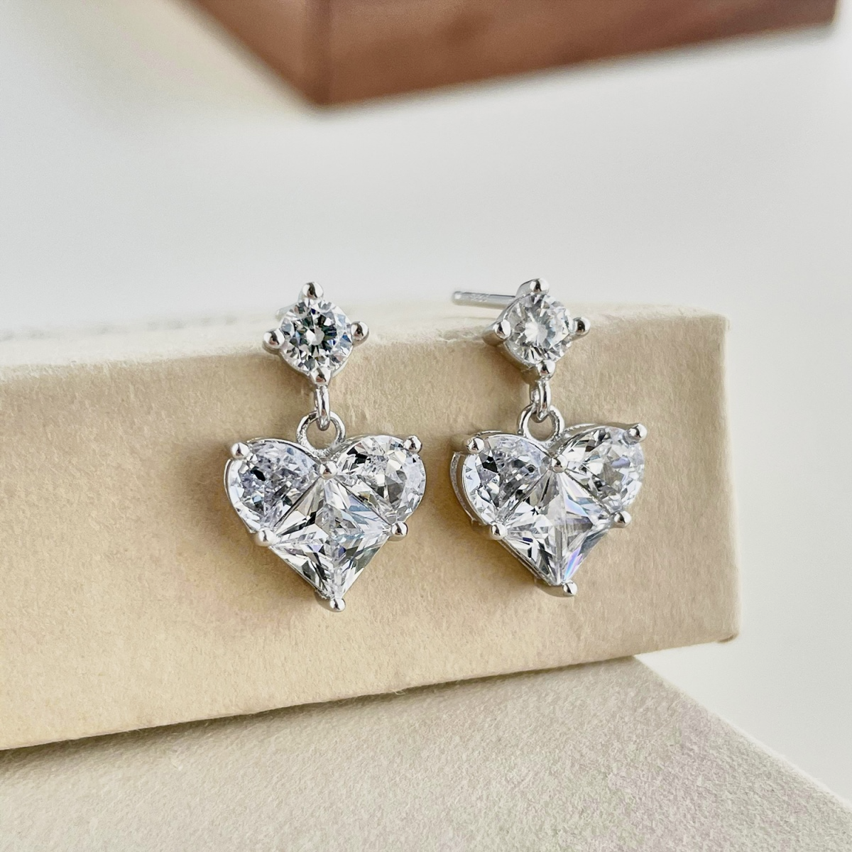 AMOR™ «Heart Reborn» Kolczyki