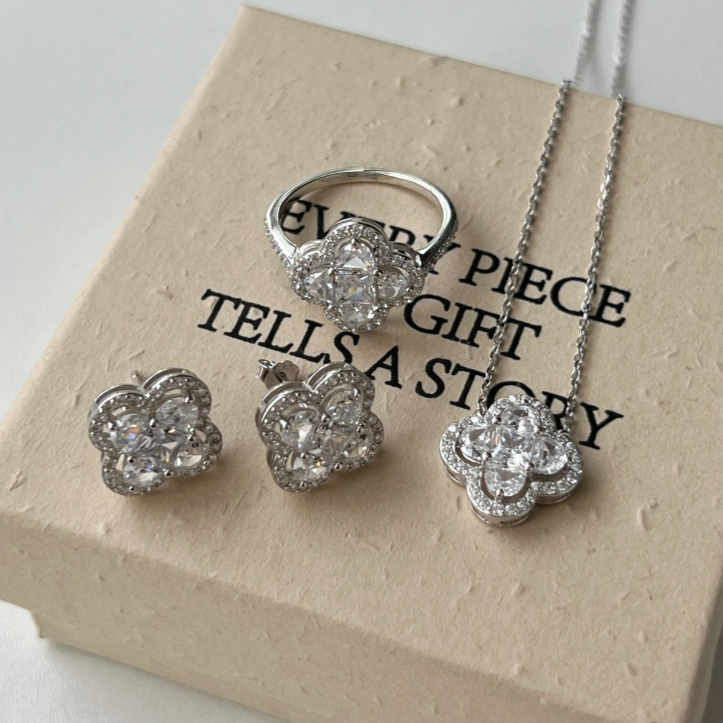 AMOR™ Elysium Stud Earrings