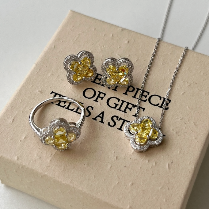 AMOR™ Elysium Stud Earrings
