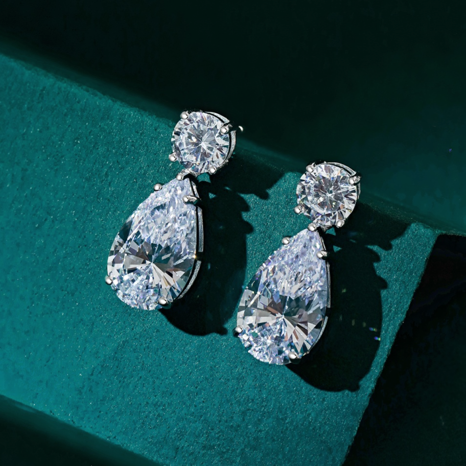 AMOR™ Diora Earrings