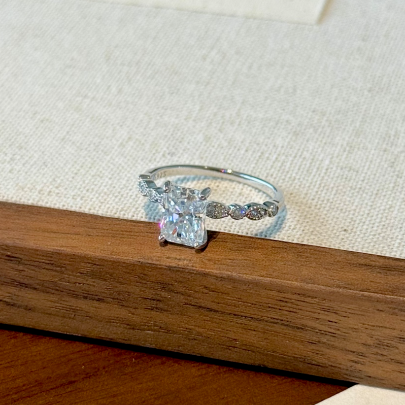 AMOR™ Succession Ring
