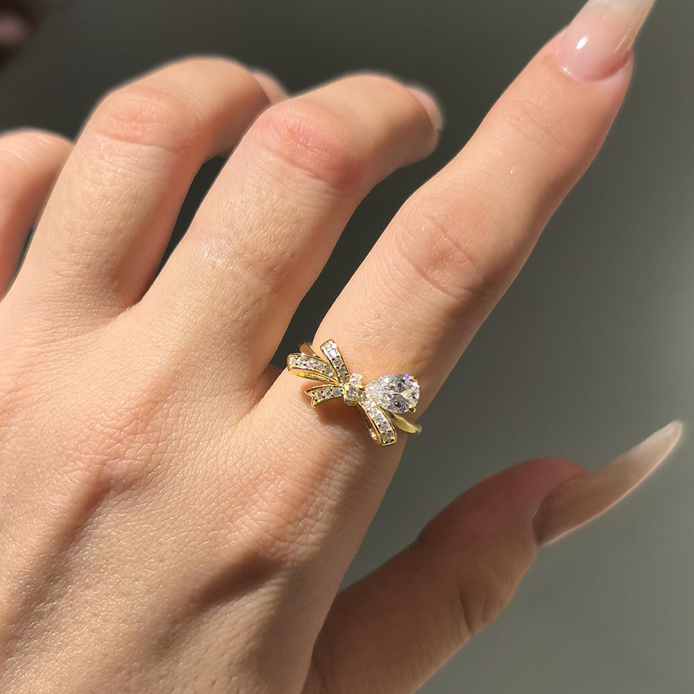AMOR™ Cupid’s Knot Ring