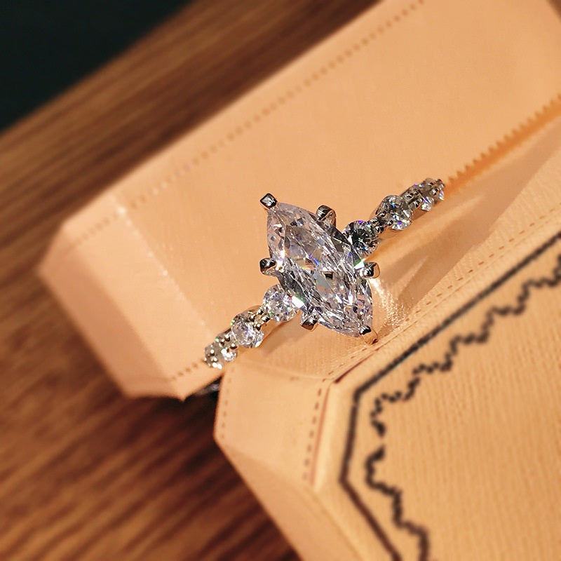 AMOR™ Crown Ring