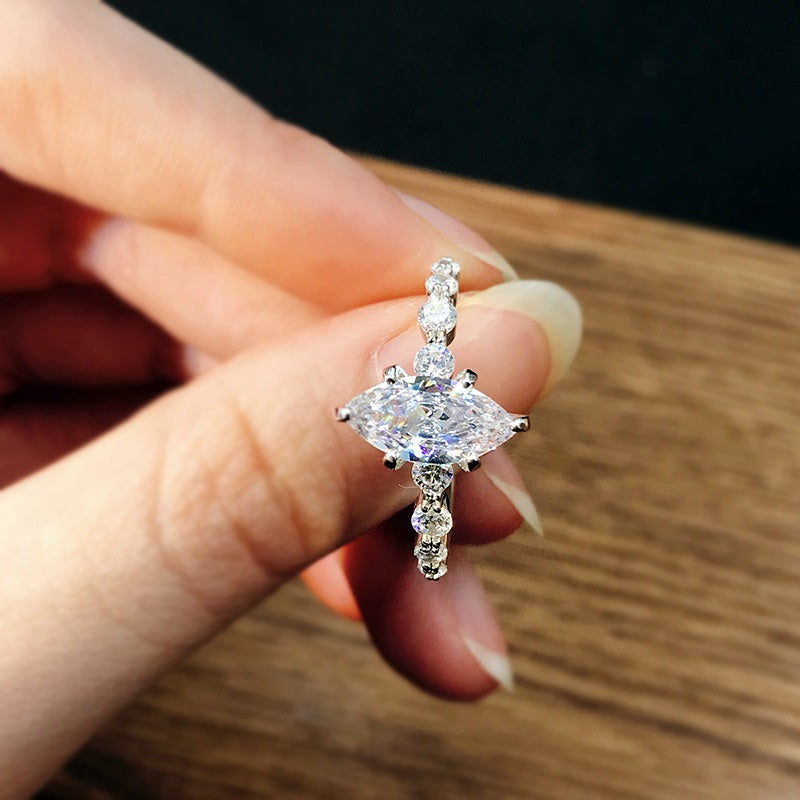 AMOR™ Crown Ring