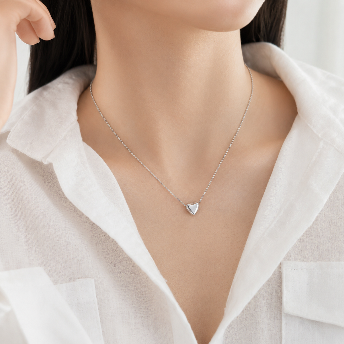 AMOR™ Sleek Necklace