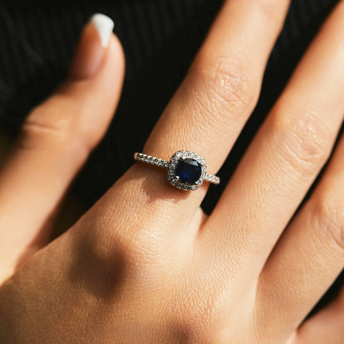 AMOR™ Regal Ring