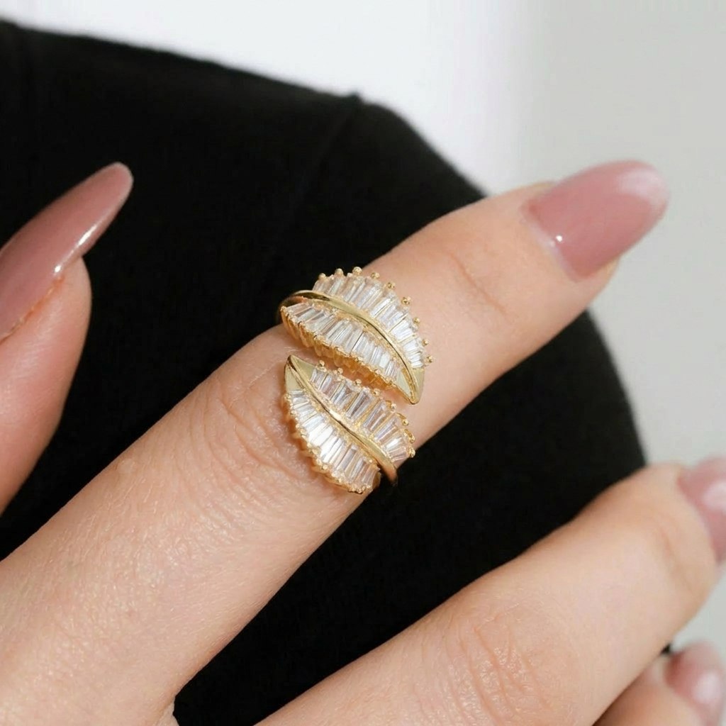 AMOR™ Golden Leaves Ring