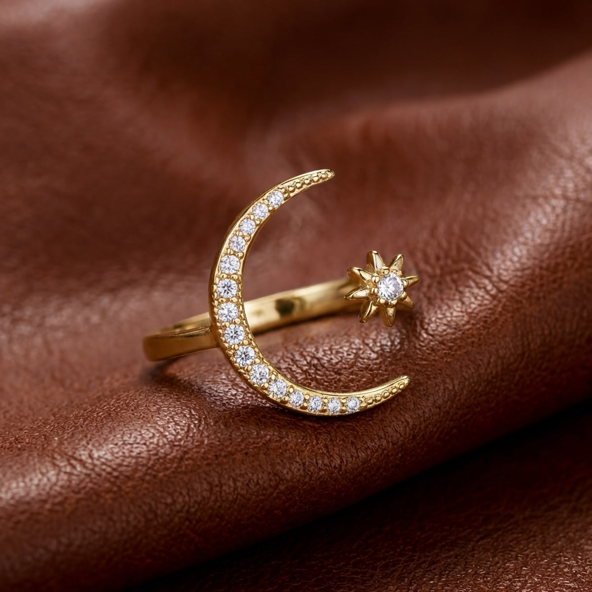 AMOR™ Hilal Star Ring